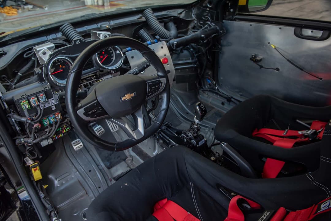 Interior do Chevrolet Onix Track Day